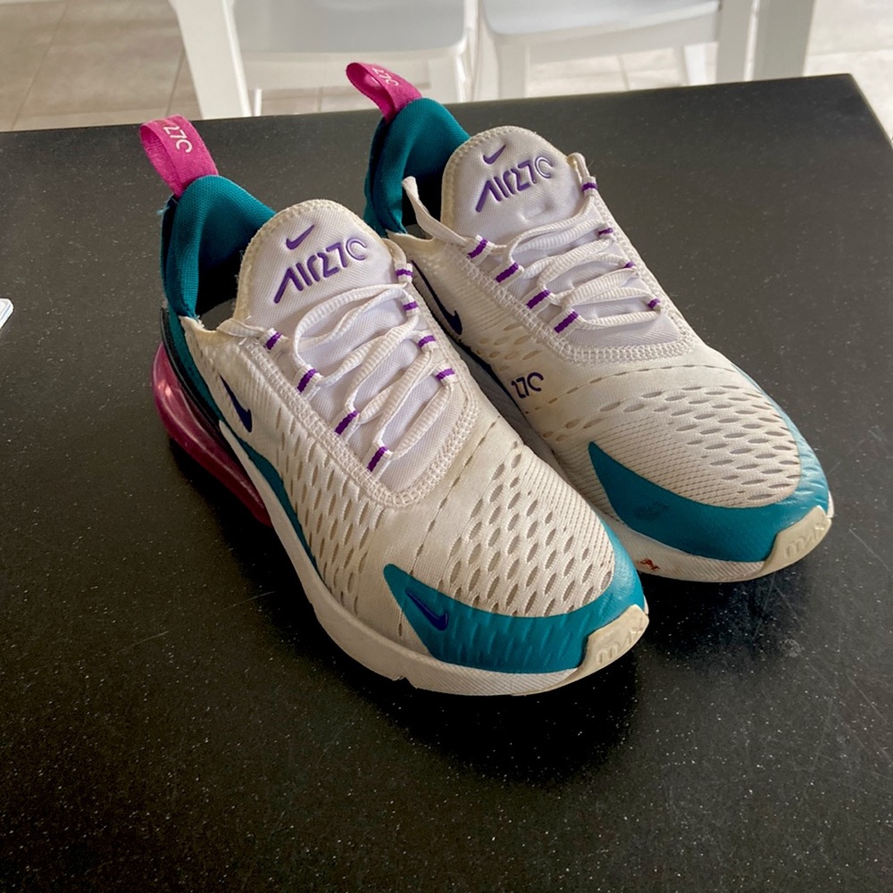 These are Nike air 270’s. Womens size 7. Good shape but worn